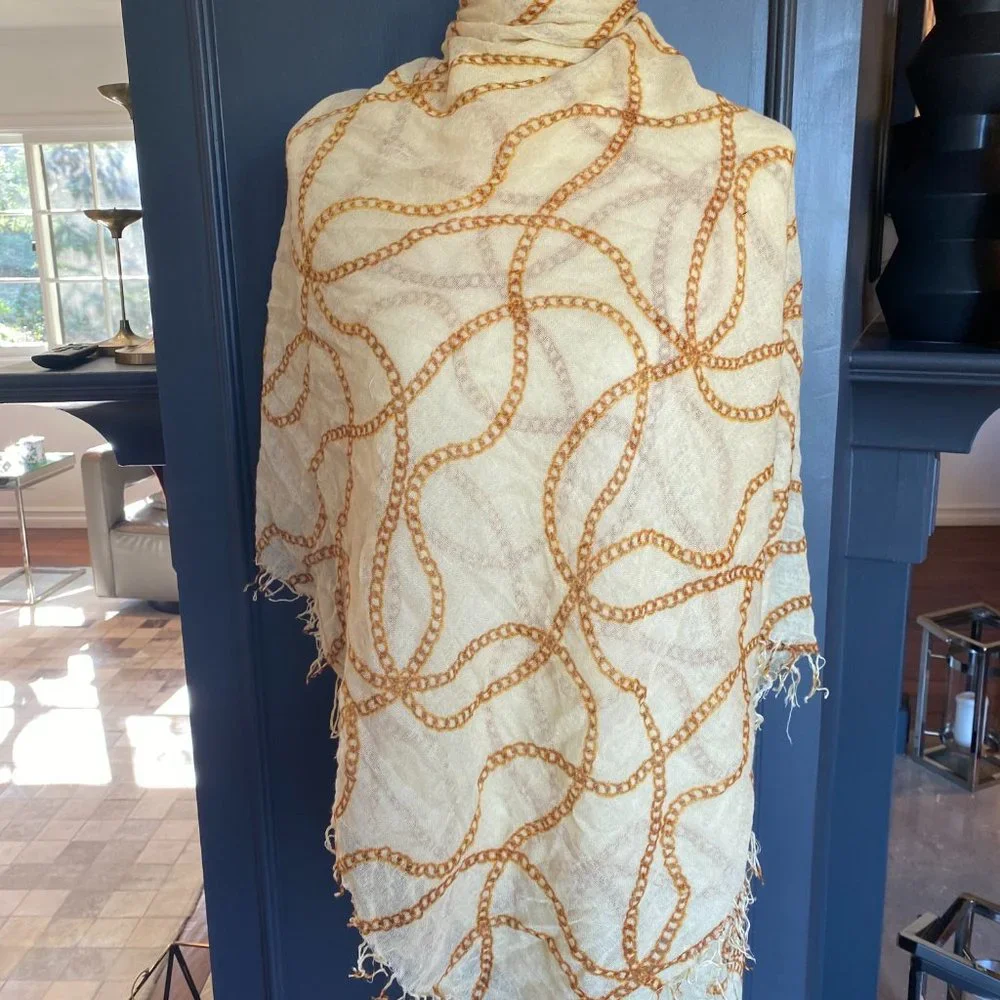 New Authentic Chan Luu Chain Link Print Cashmere Silk Scarf Color: Lambs Wool - Picture 4 of 4